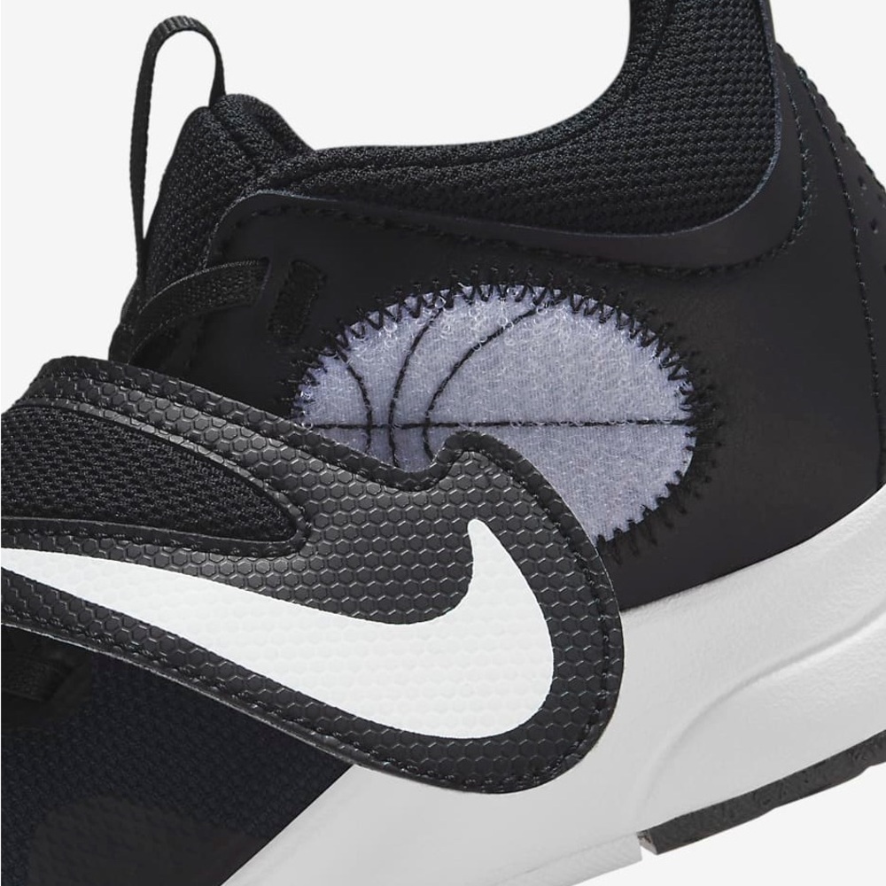 NIKE Team Hustle D 11 Big Kids' Basketball Shoes Black & White Size 7Y NEW - Picture 15 of 16